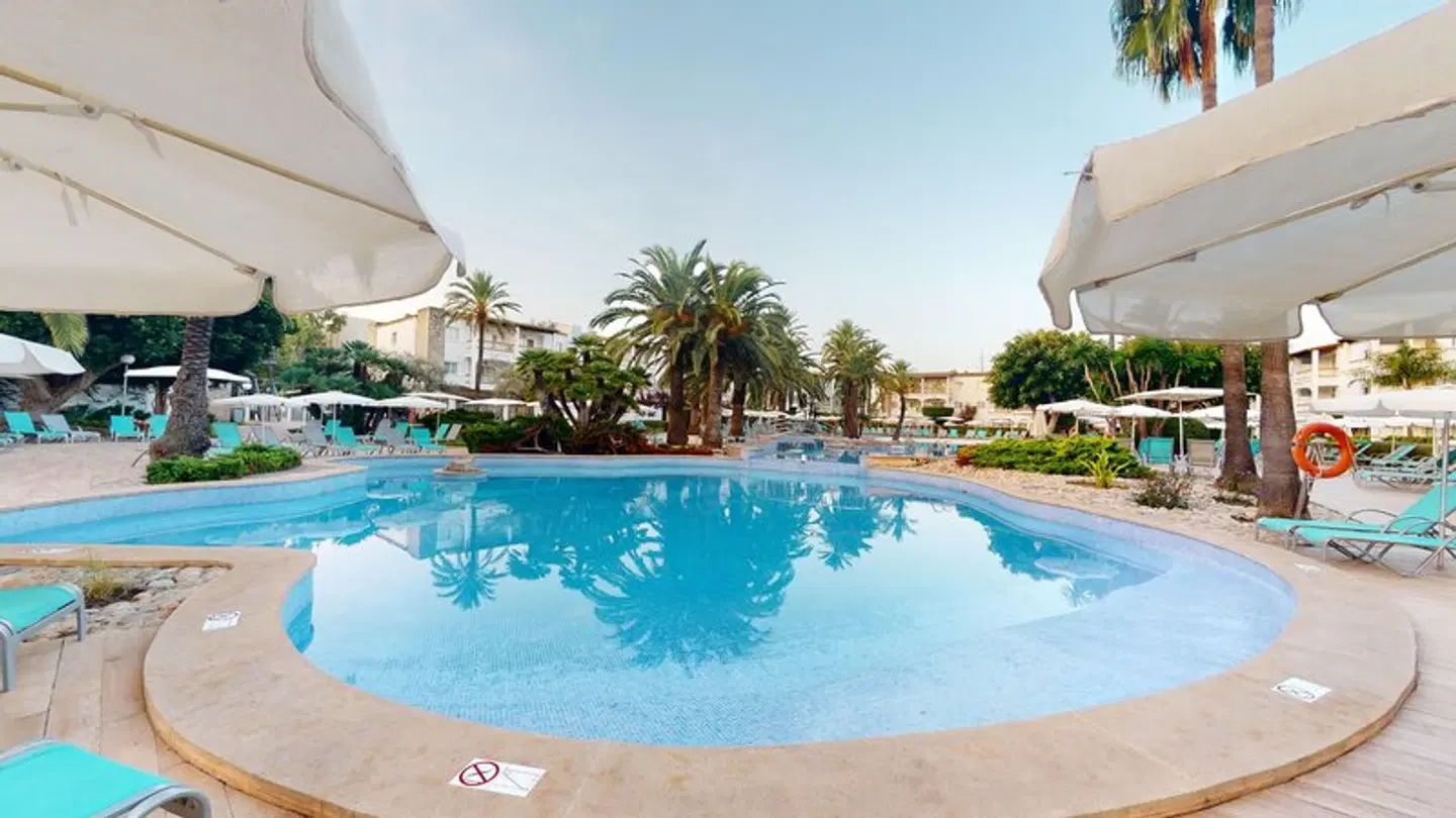 Alcudia Garden OUTDOOR_POOL