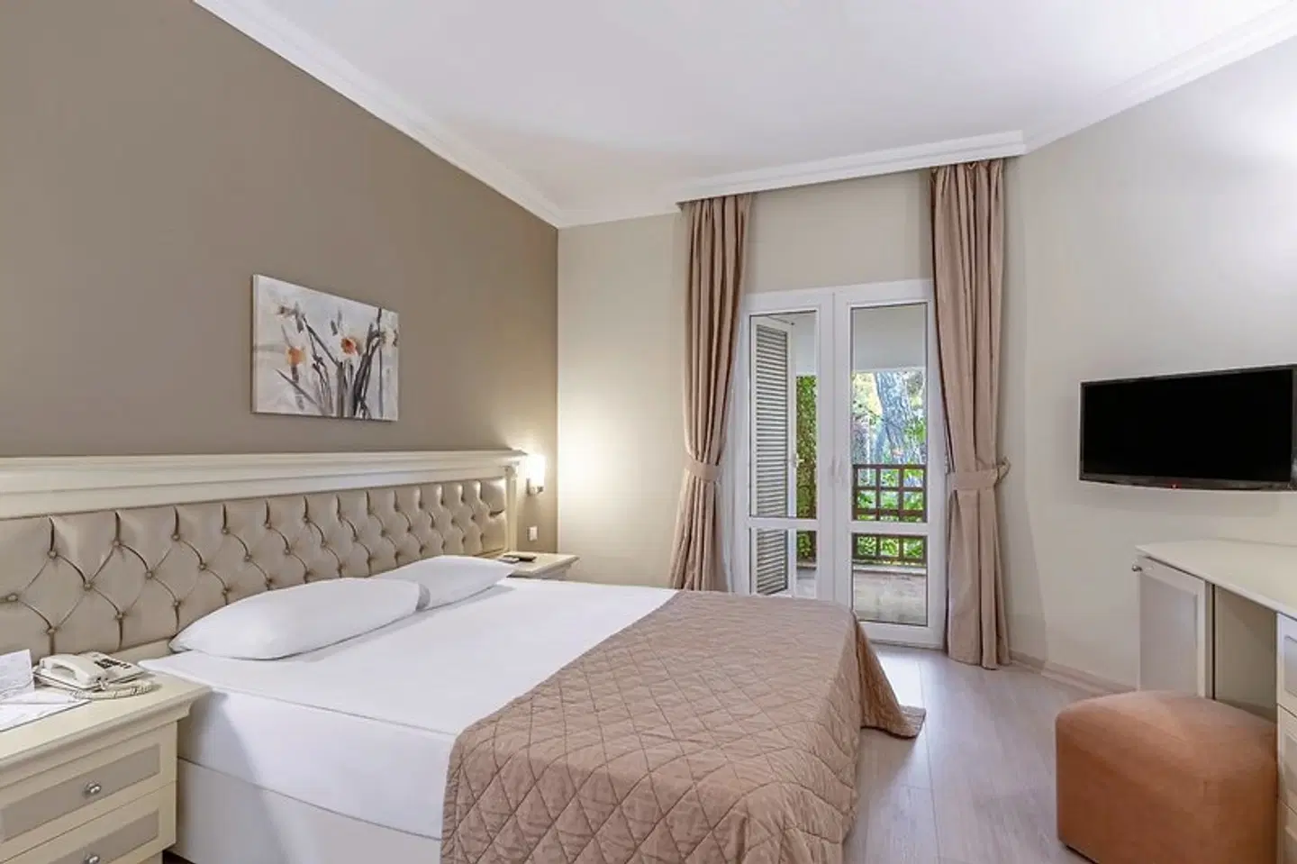 Emelda Sun Club ROOM_EXAMPLE