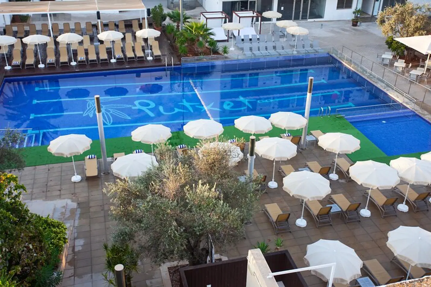 Puchet OUTDOOR_POOL