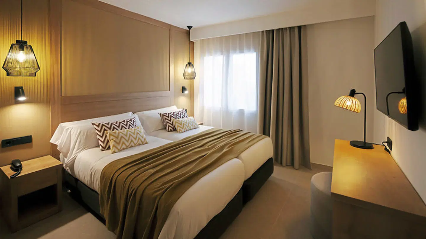 Caramelo Marina Cala'n Bosch ROOM_EXAMPLE
