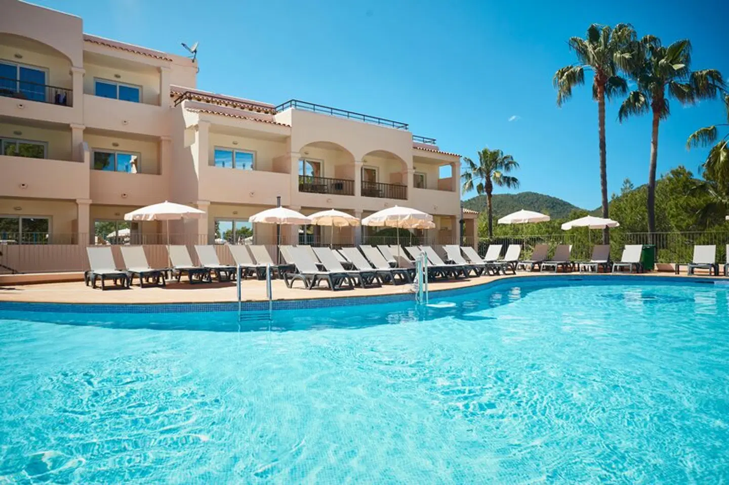 Invisa Cala Blanca OUTDOOR_POOL