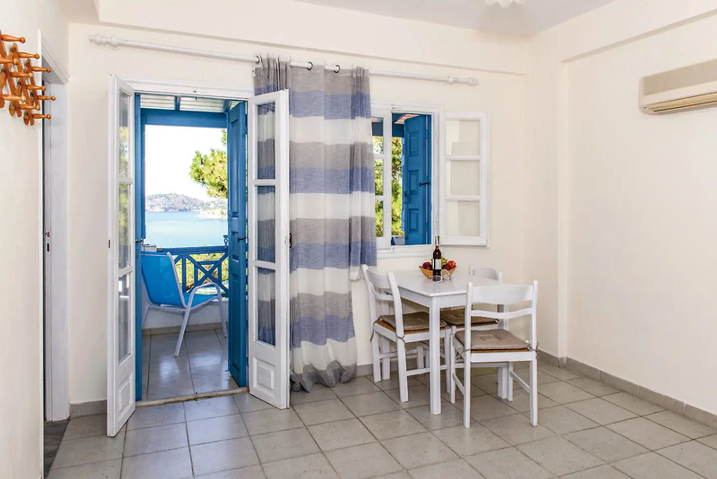 Blue Horizon BATHROOM