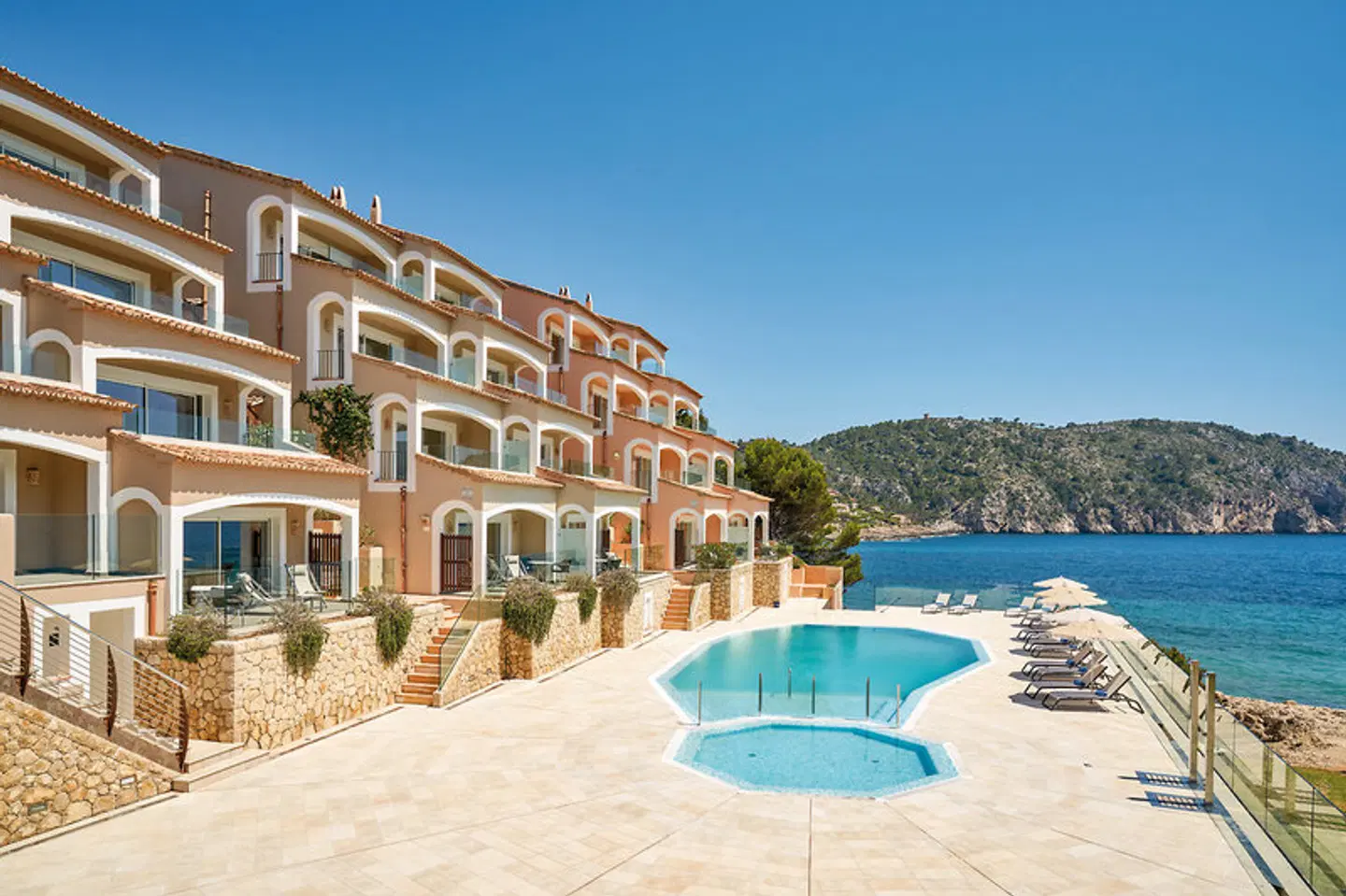Bahía Suites Camp de Mar OUTDOOR_POOL
