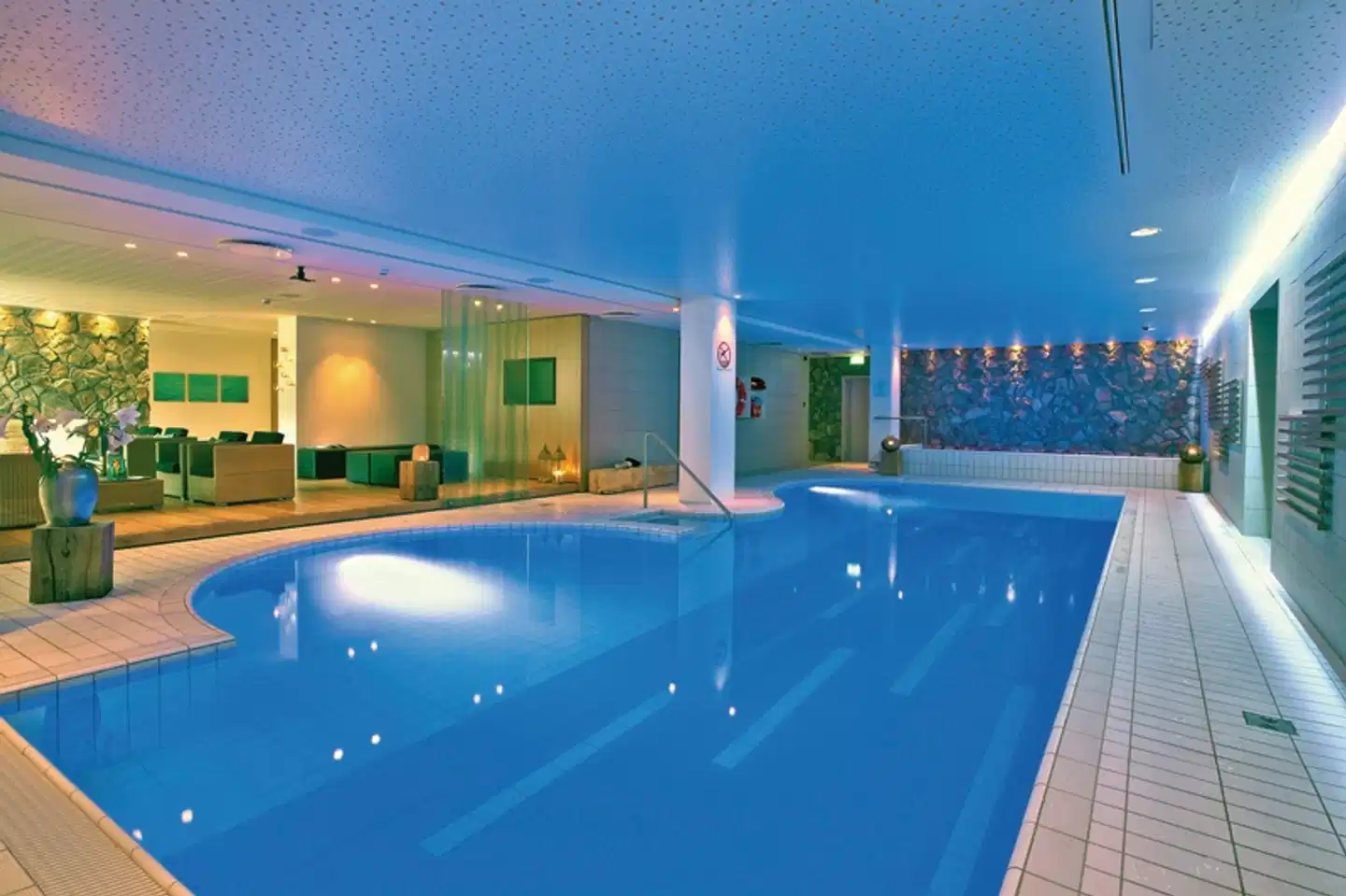 Berjaya Reykjavik Natura Hallenbad