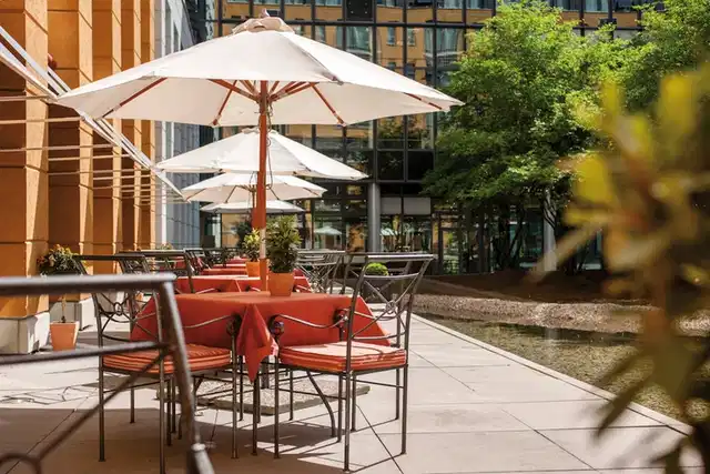 Hotel Elbflorenz Dresden Terrasse