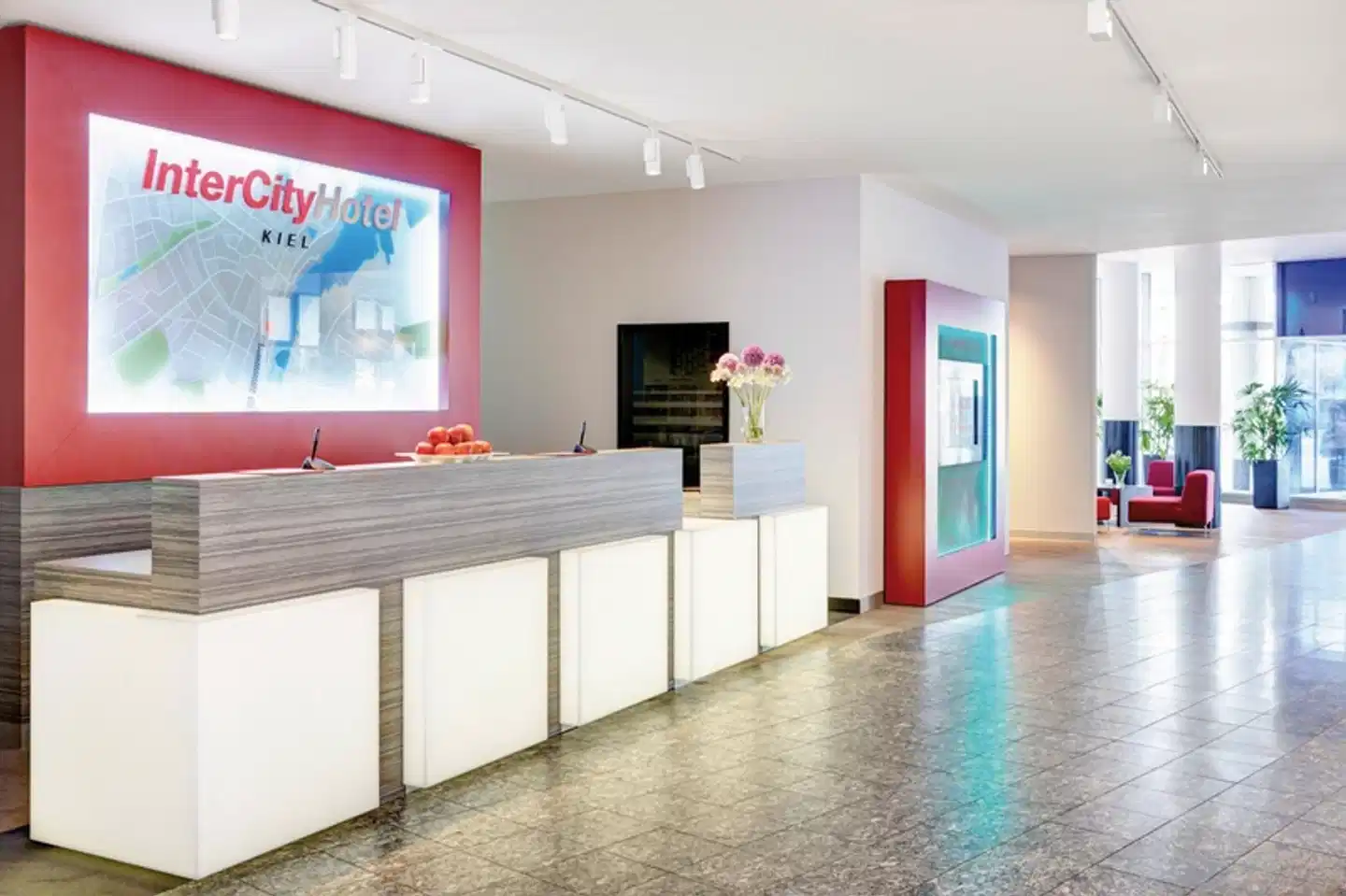 IntercityHotel Kiel Lobby