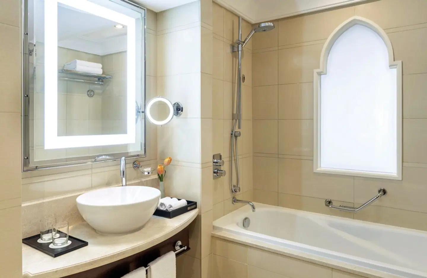 Sheraton Oman Hotel Badezimmer