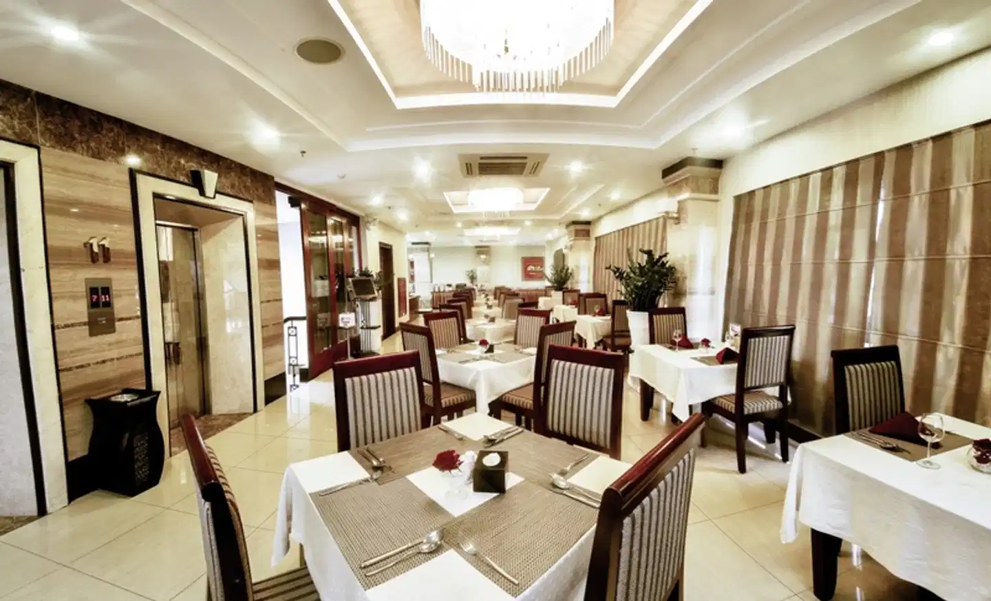 Larosa Hotel Restaurant