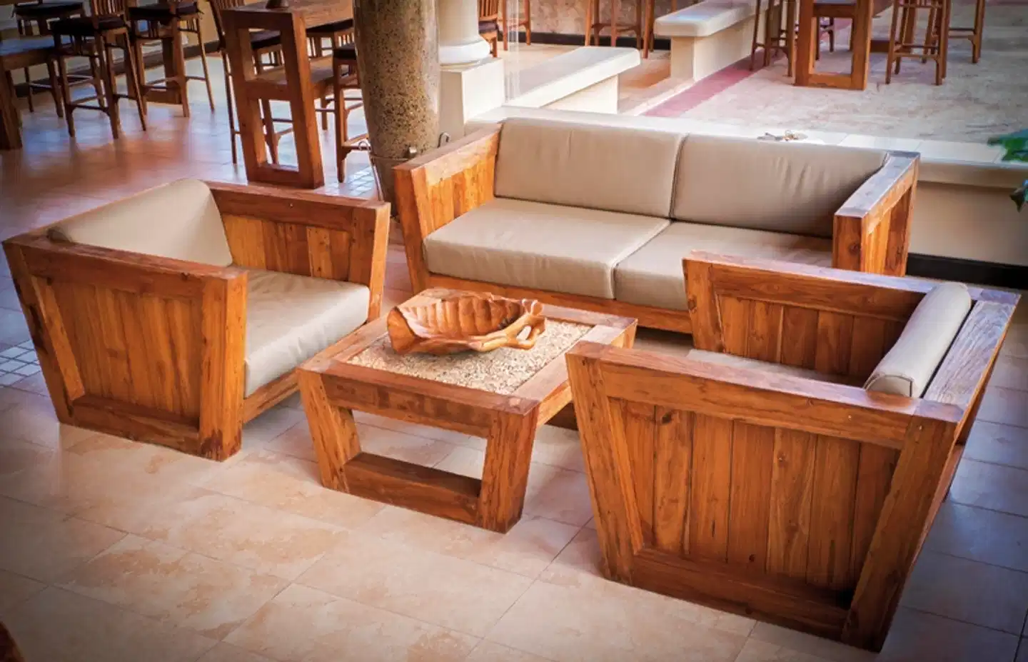 The Oasis Hotel Restaurant & Spa Lobby