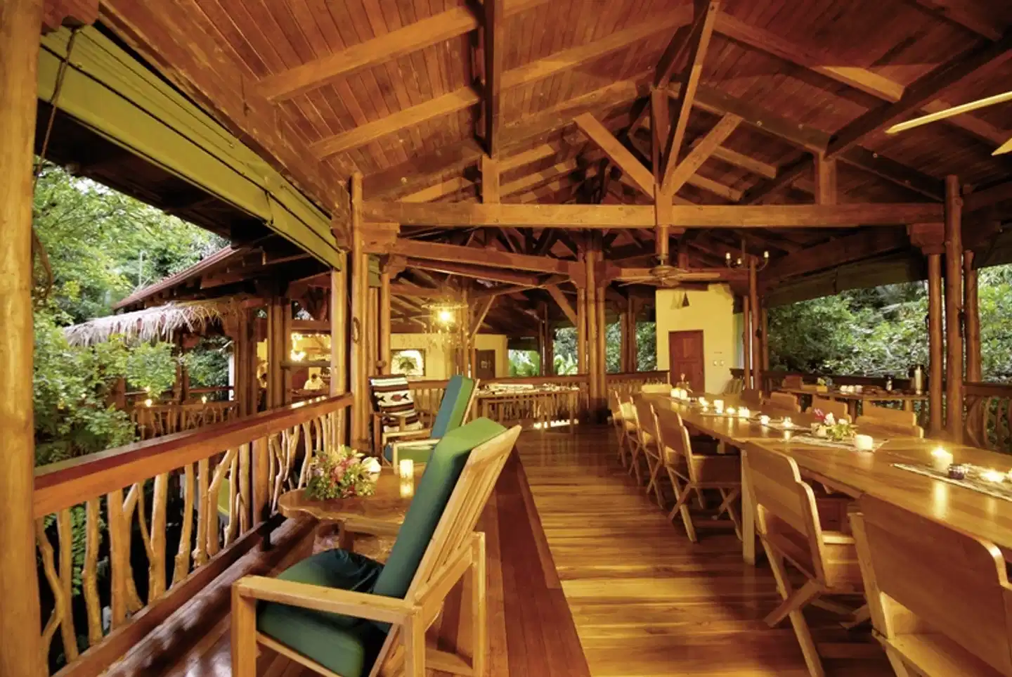 Playa Nicuesa Rainforest Lodge Bar