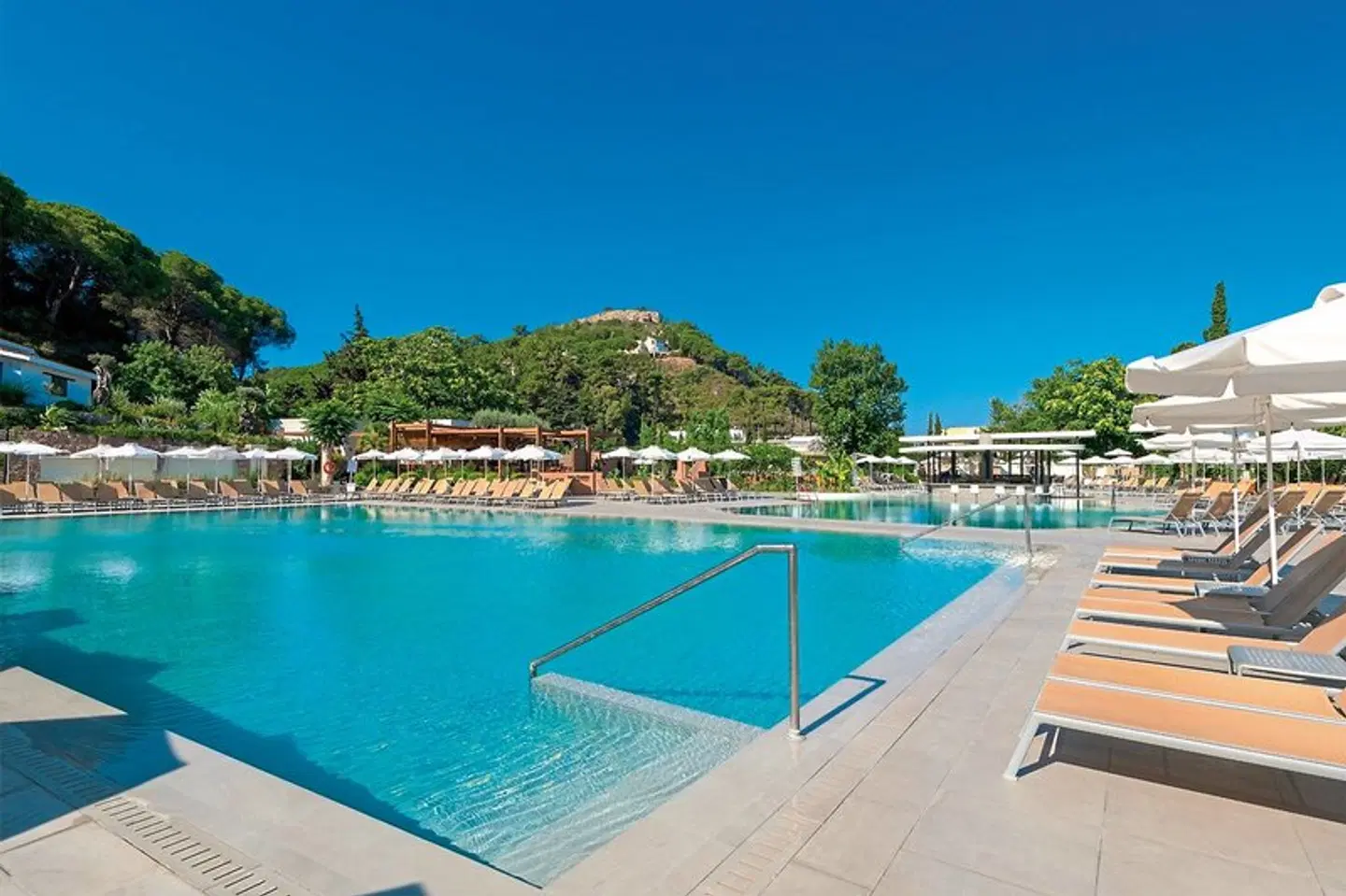 Olympic Palace OUTDOOR_POOL