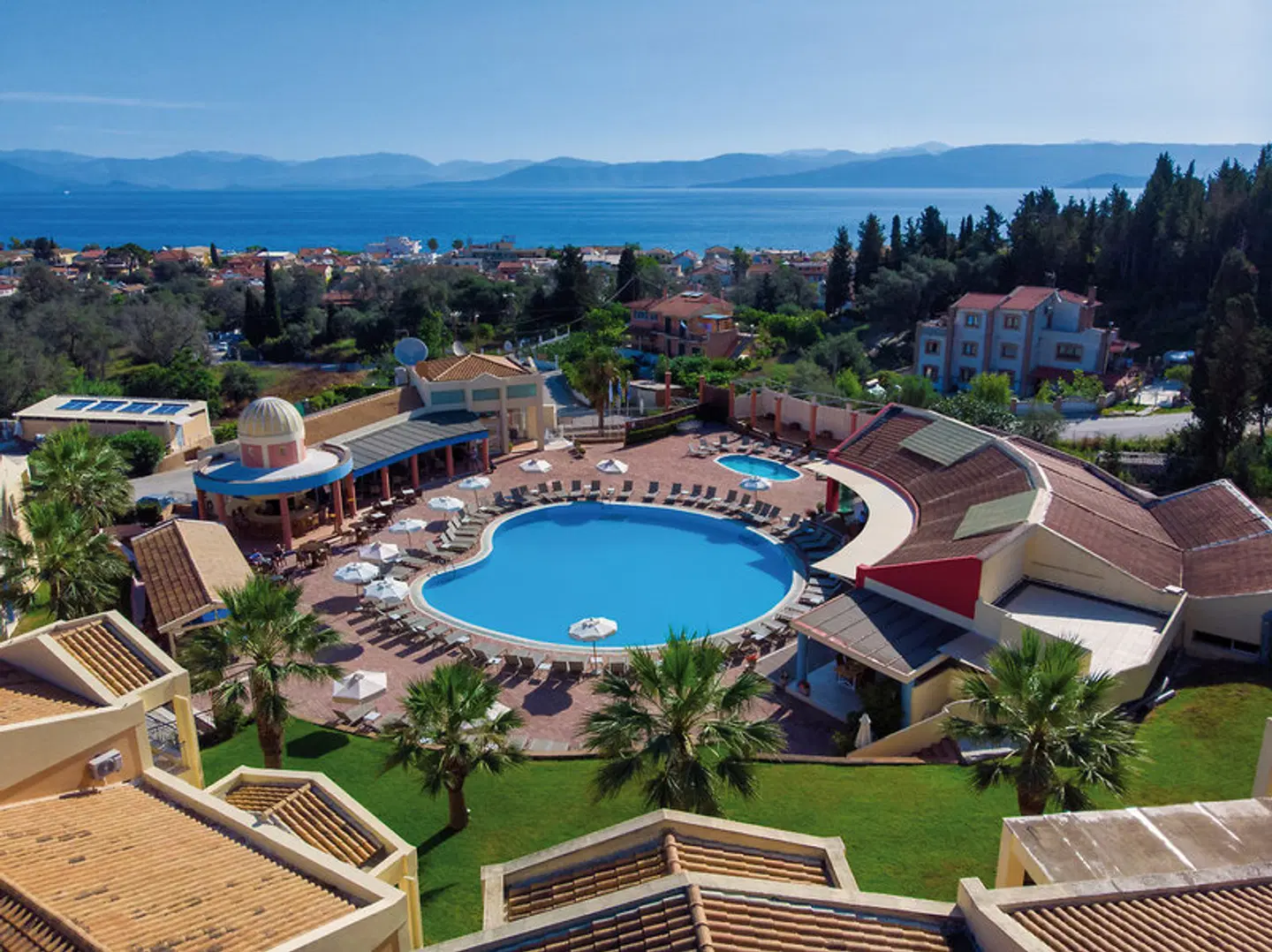 Olympion Village Hotel OUTDOOR_POOL