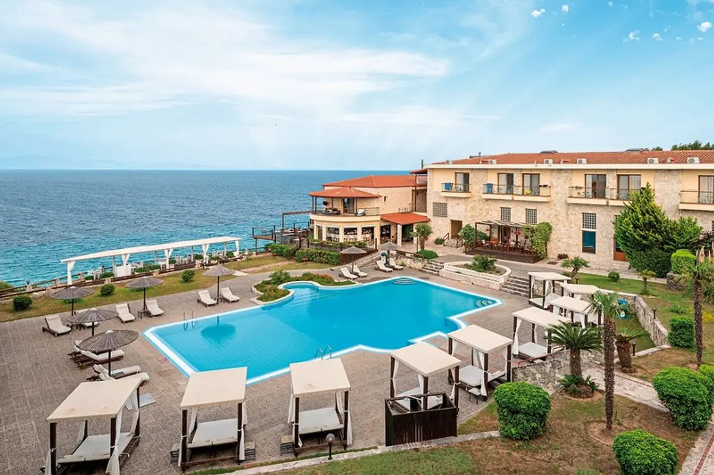 Blue Bay OUTDOOR_POOL