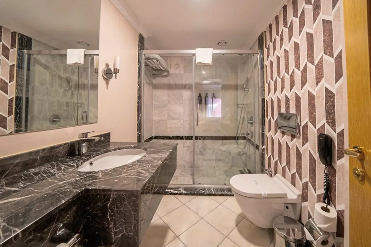 The Norm Oriental Kemer Badezimmer