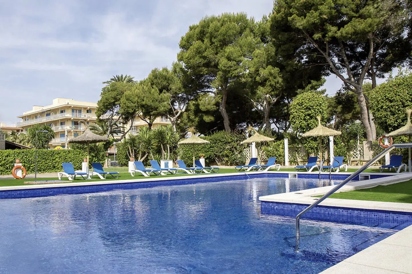 Foners OUTDOOR_POOL