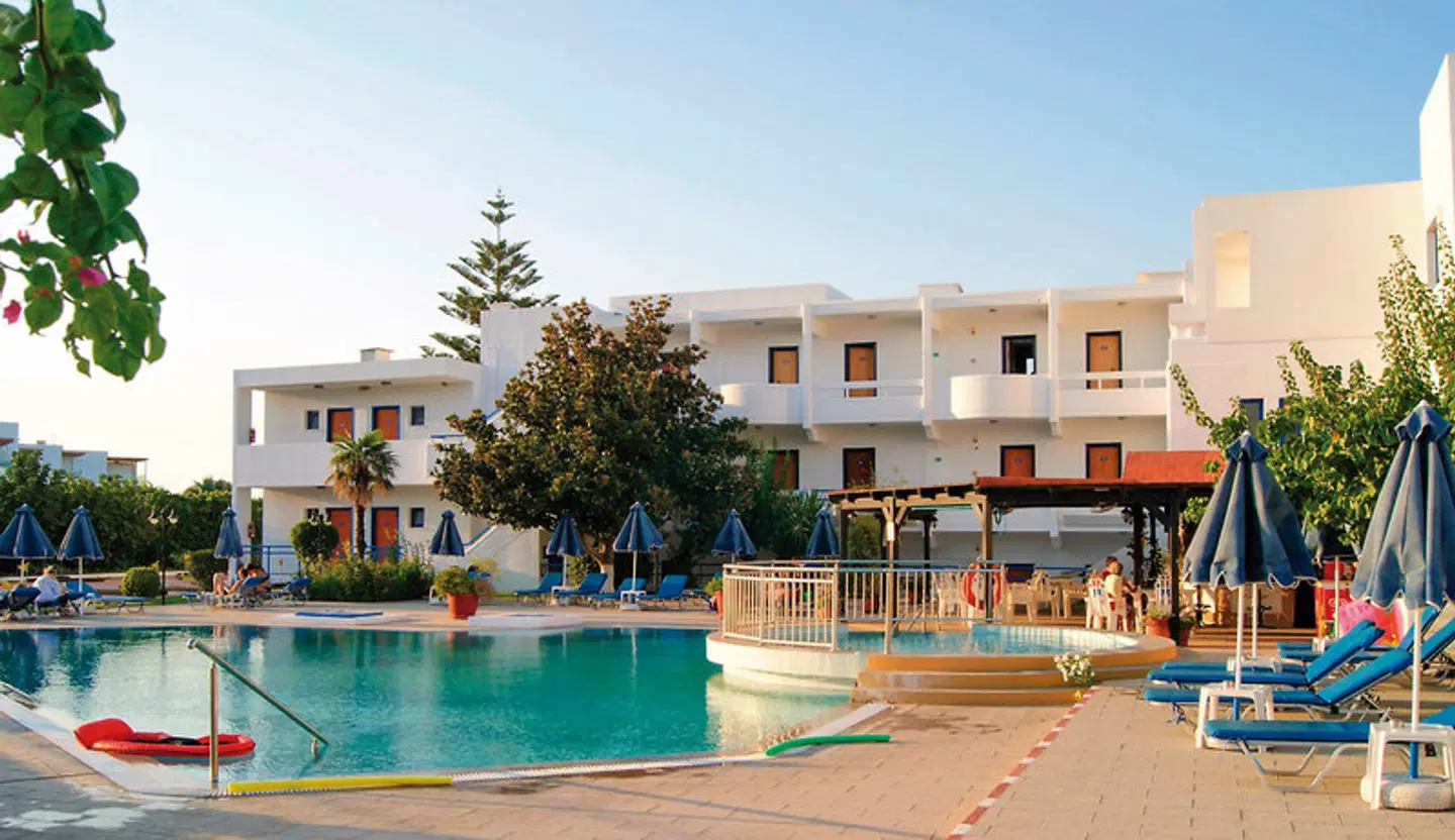 Danae OUTDOOR_POOL