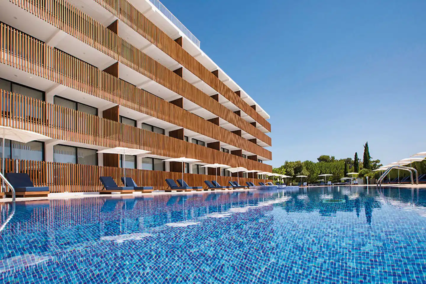 Las Gaviotas Suites Pool