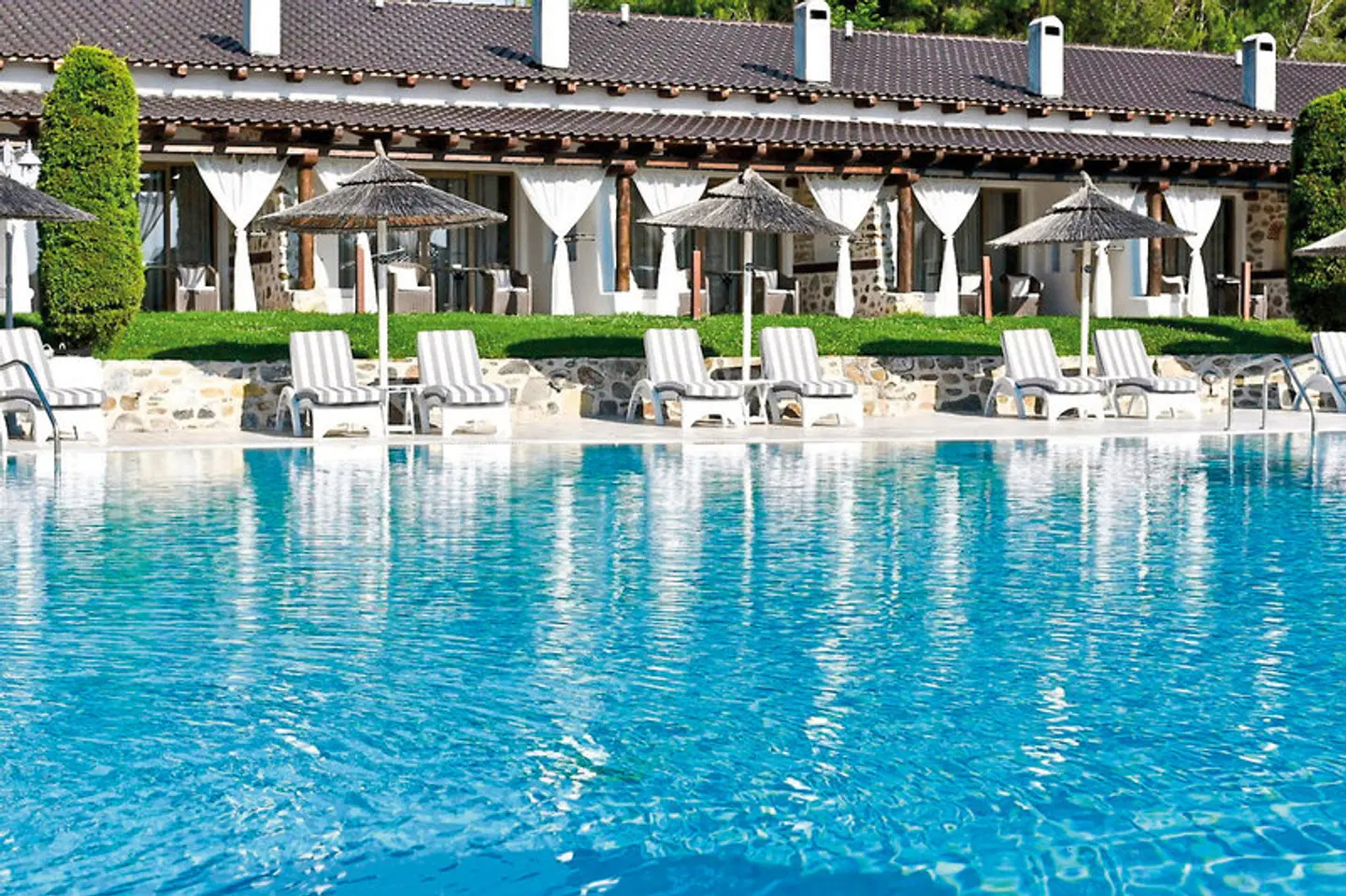 Acrotel Athena Residence OUTDOOR_POOL