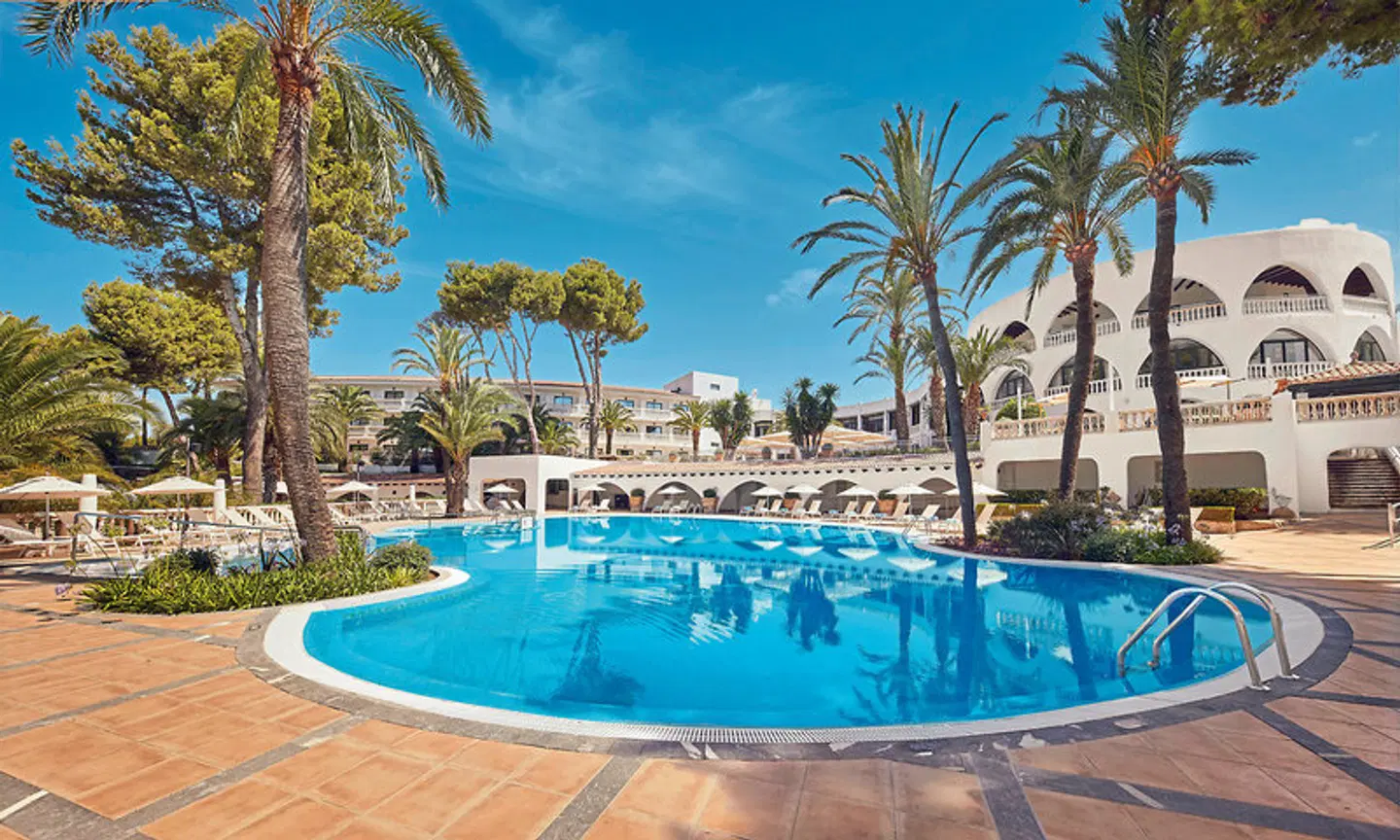 Hilton Mallorca Galatzo OUTDOOR_POOL