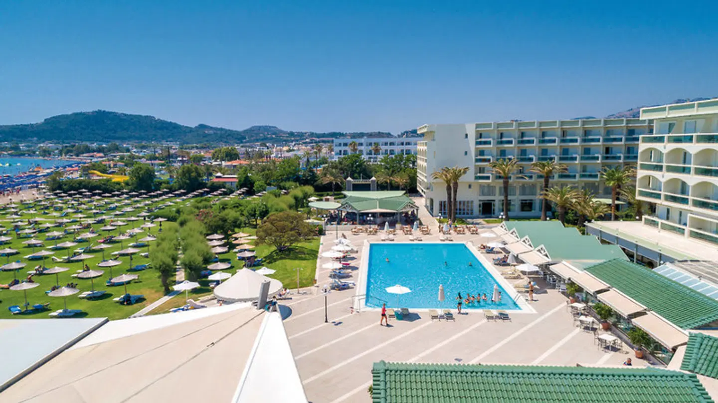Apollo Beach OUTDOOR_POOL