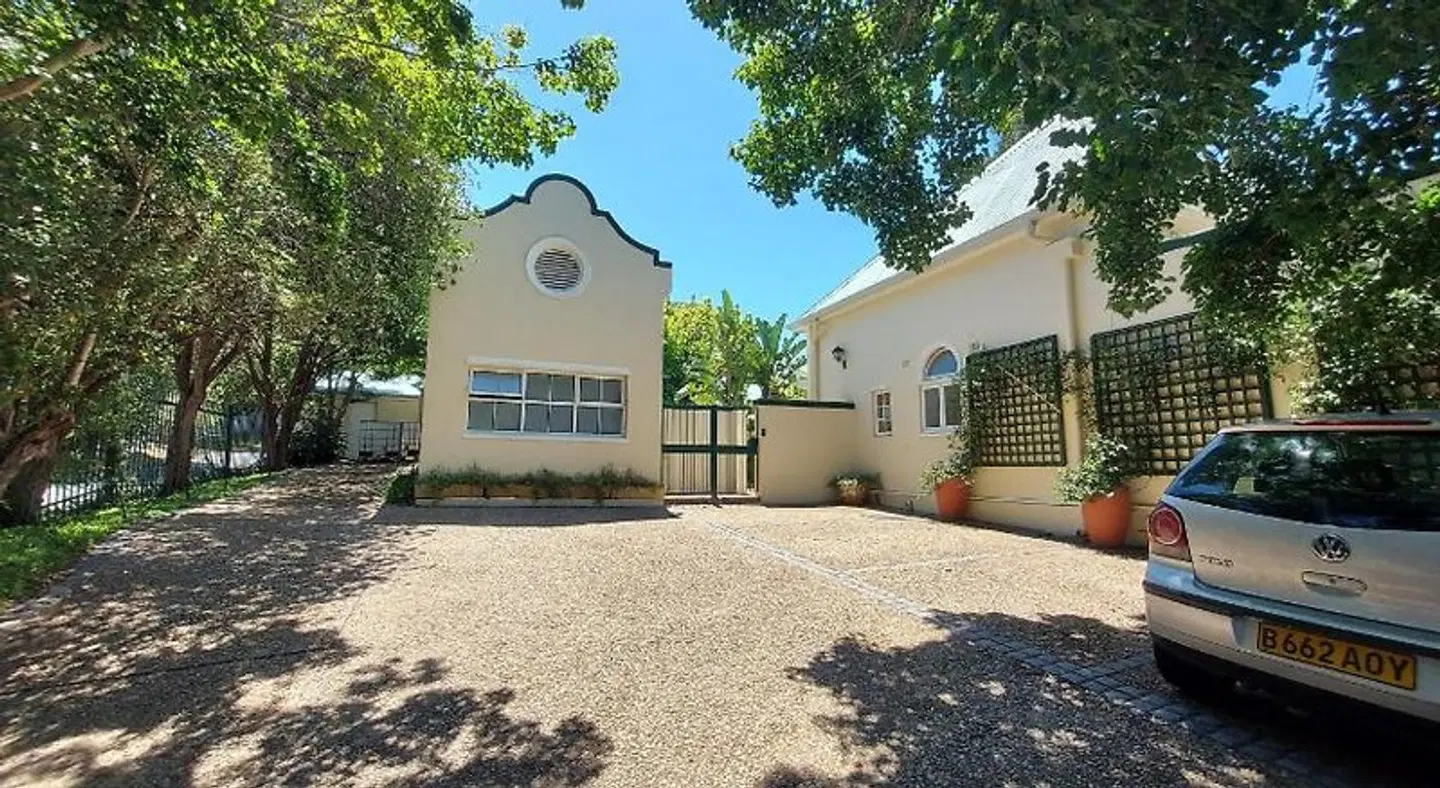Newlands Guest House EXTERIOR