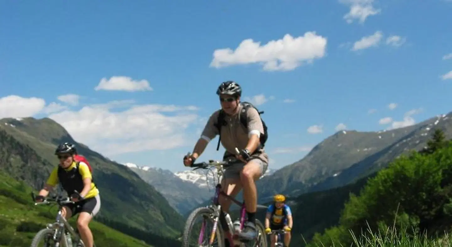 Landle SPORTS_AND_LEISURE