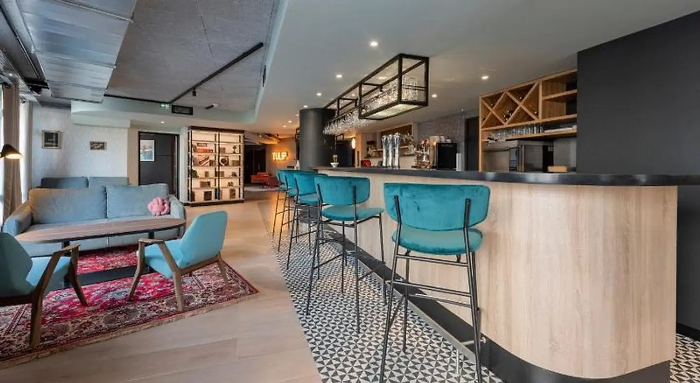 Kyriad Prestige Joinville-Le-Pont Hallenbad