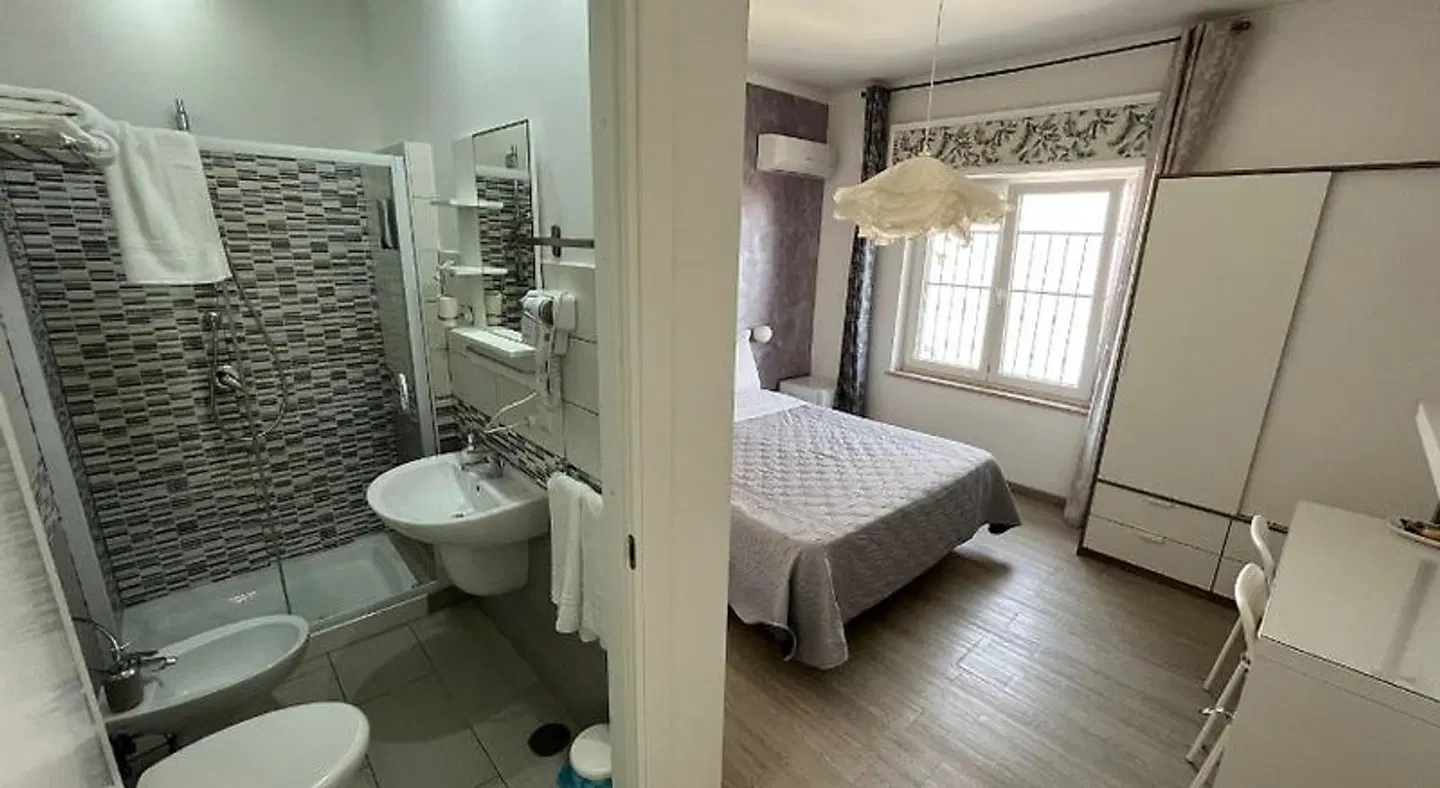 F Rooms ROOM_EXAMPLE