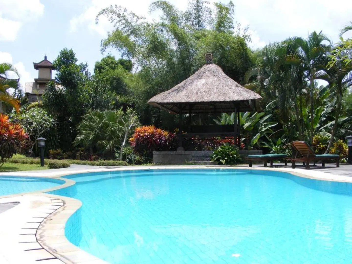 Puri Padi OUTDOOR_POOL