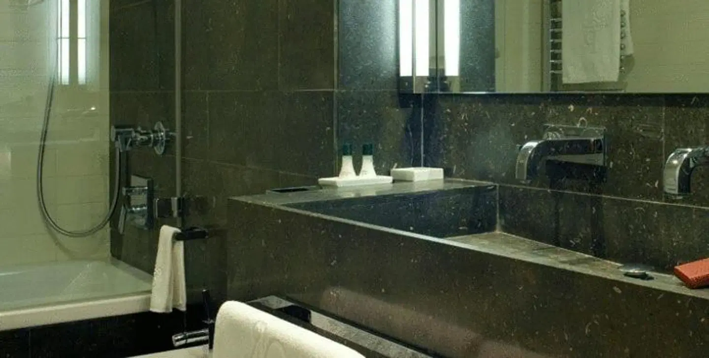 Parador de Granada Badezimmer