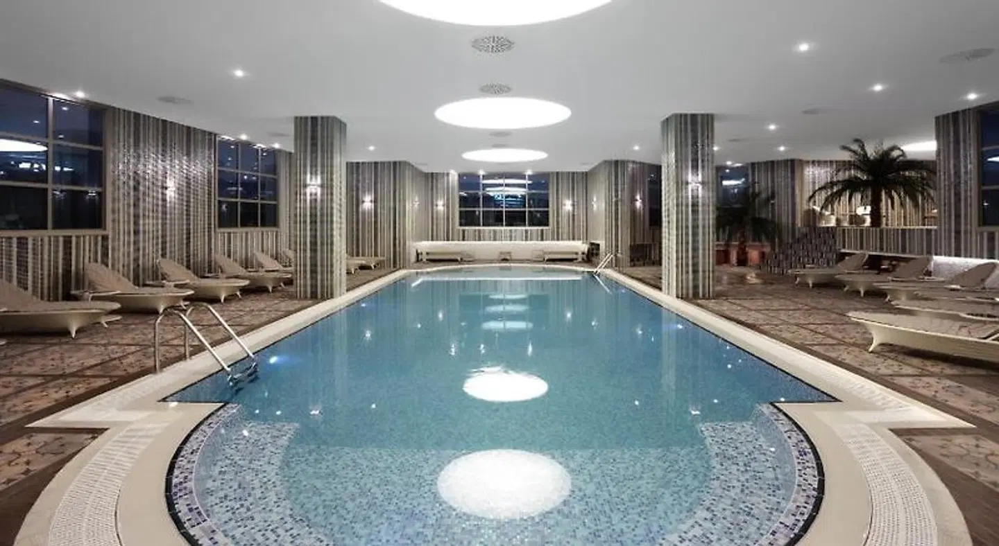 Istanbul Gonen Hotel Hallenbad