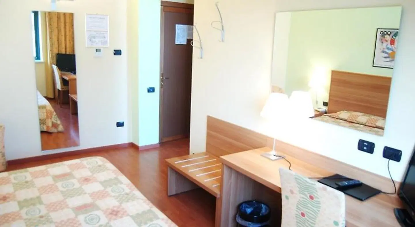 Hotel Romanisio Badezimmer