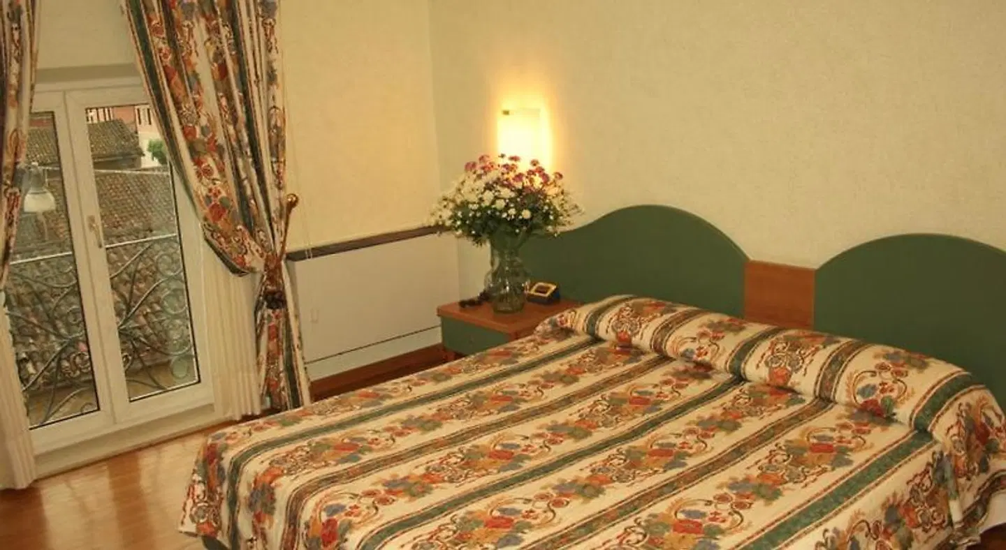 Hotel Gambara ROOM_EXAMPLE