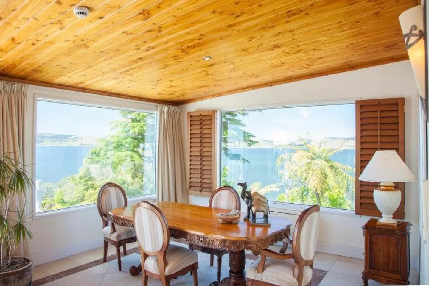 Peppers on the Point Lake Rotorua Restaurant