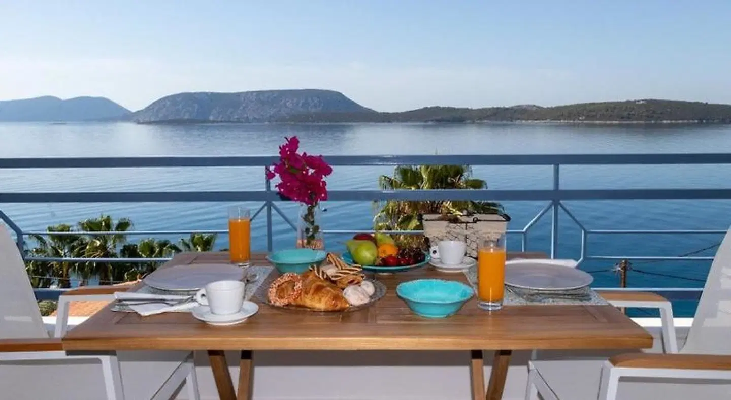 Grand Bleu Apartments Restaurant