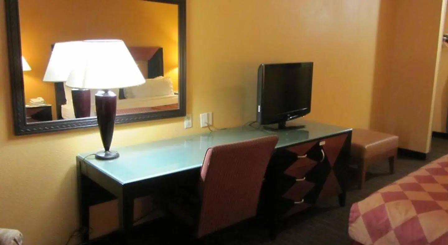 Holiday Inn Houston Intercontinental Airport ROOM_EXAMPLE