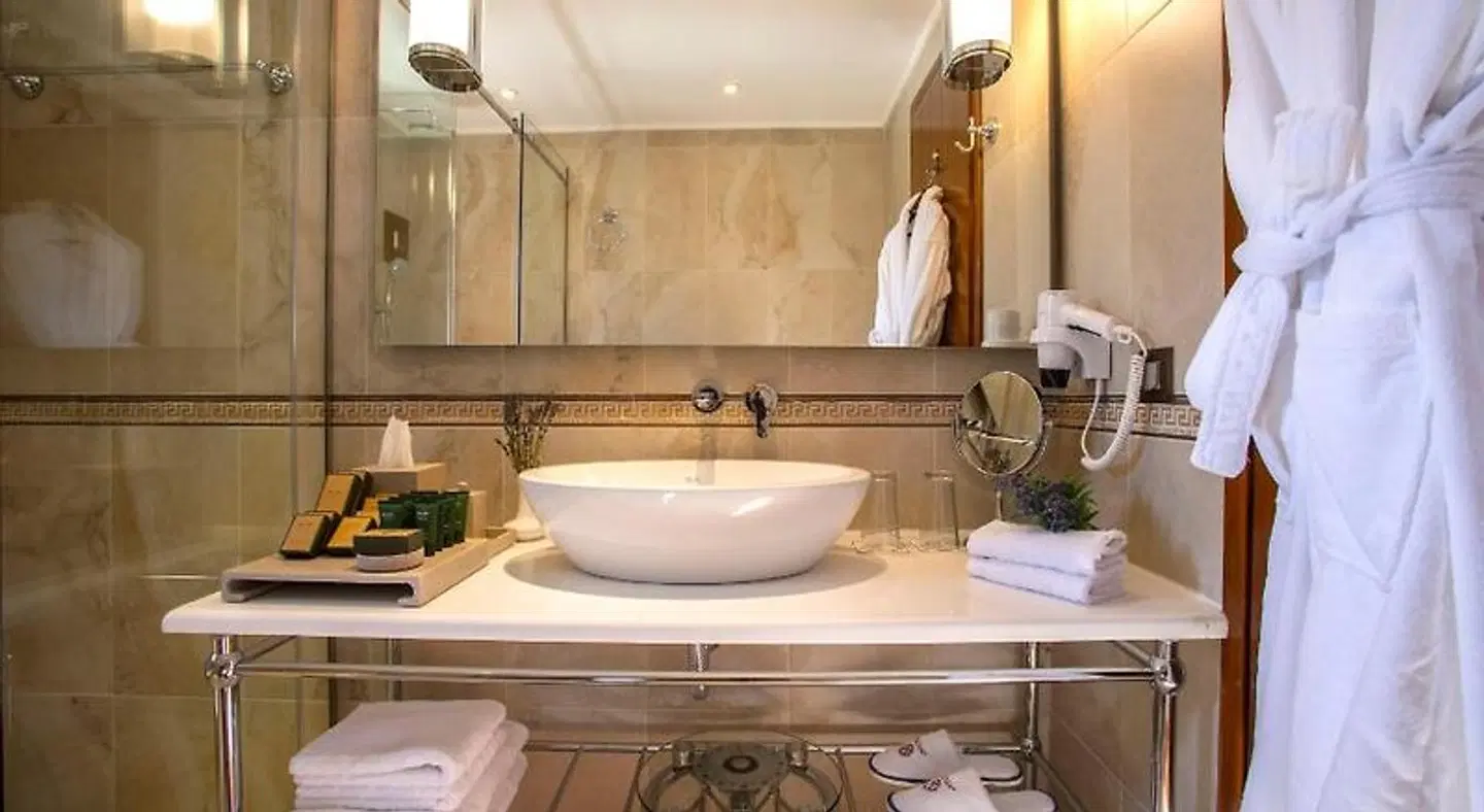 Mystras Grand Palace Resort & Spa Badezimmer