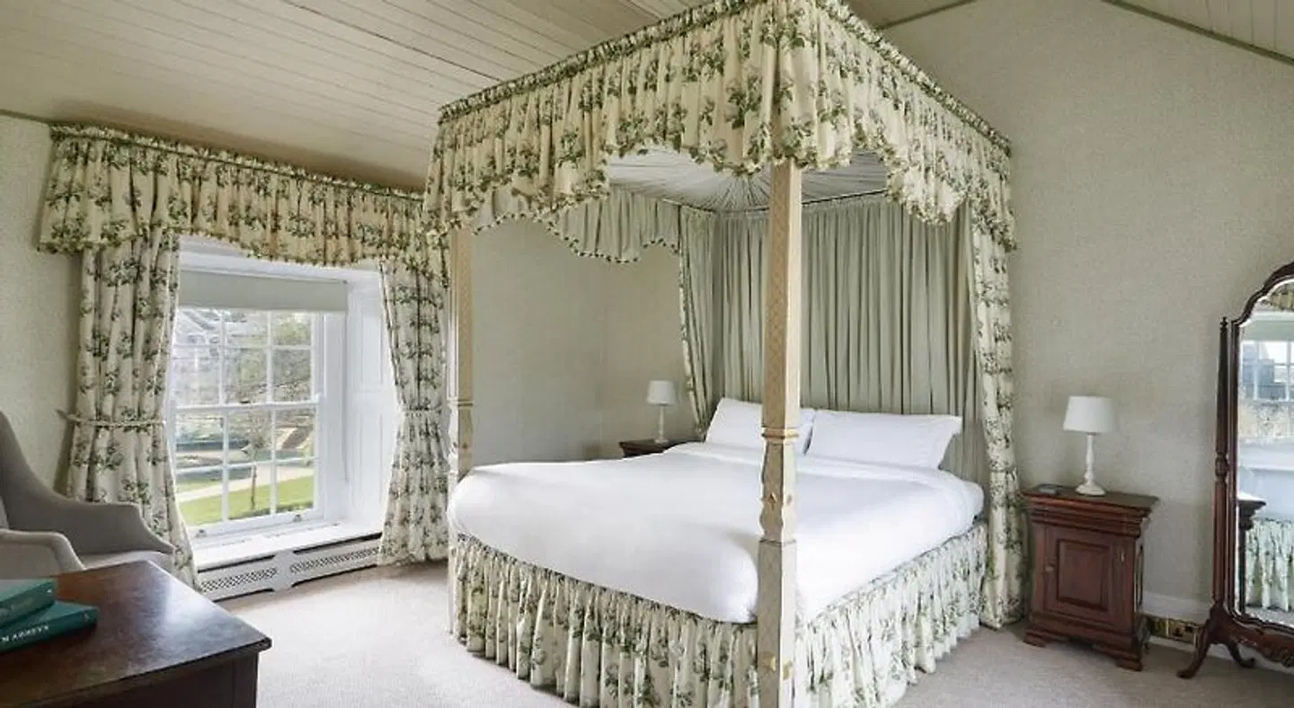 Cliff at Lyons ROOM_EXAMPLE