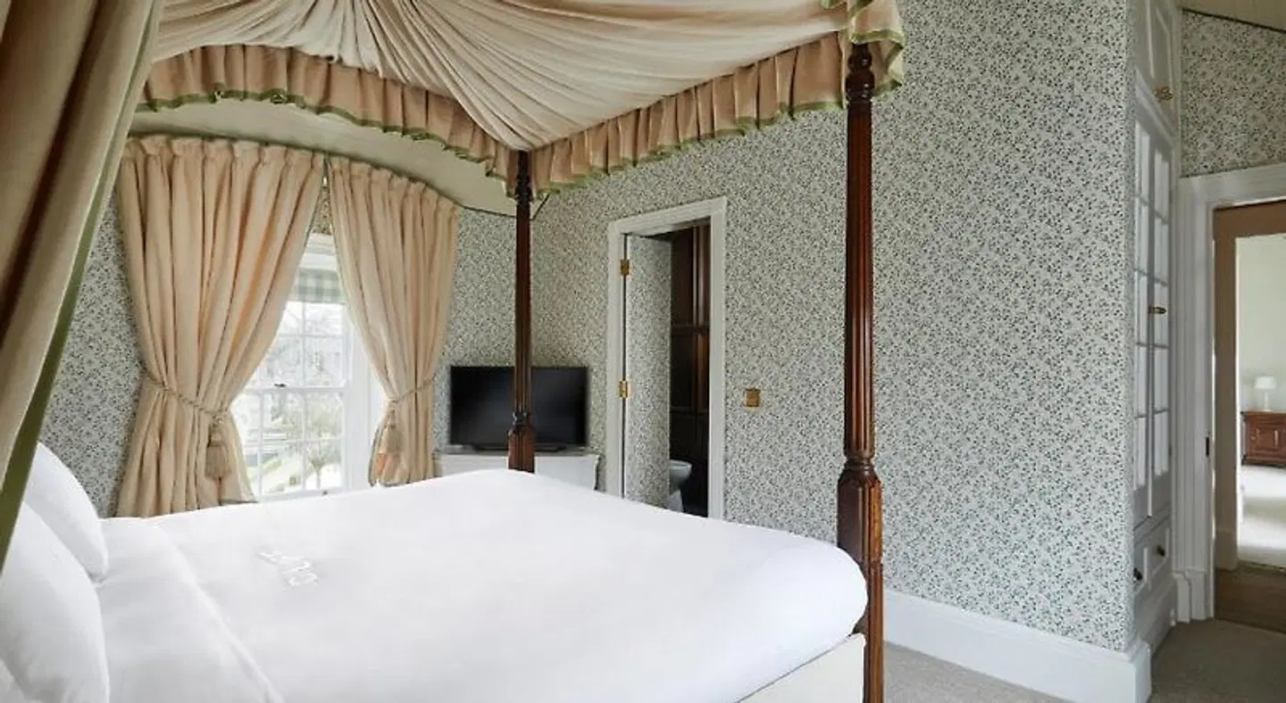 Cliff at Lyons ROOM_EXAMPLE