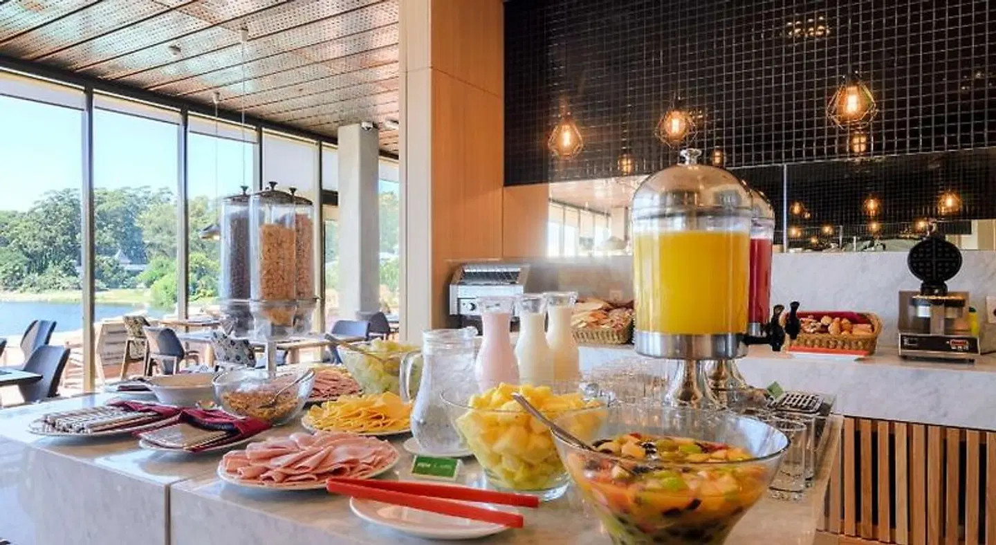 Hampton by Hilton Montevideo Carrasco Restaurant