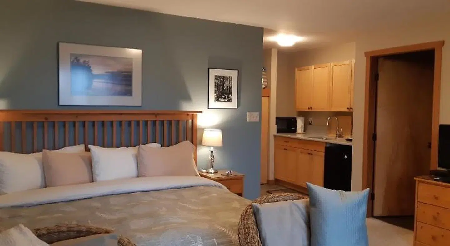 Reef Point Oceanfront Bed and Breakfast ROOM_EXAMPLE
