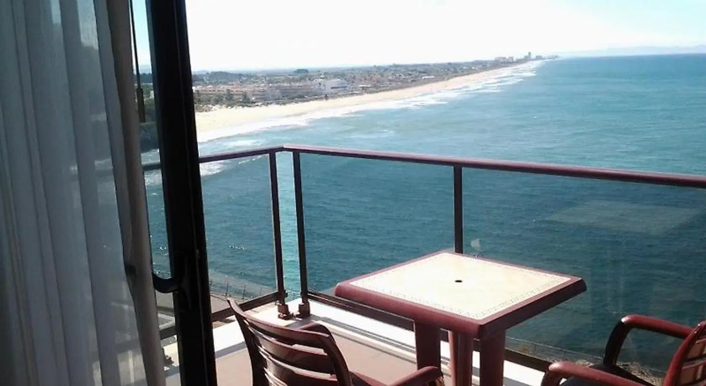 Aparthotel El Faro Terrasse