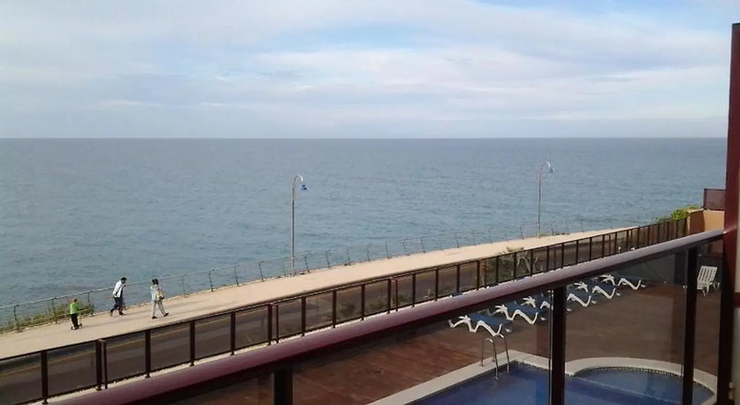 Aparthotel El Faro Terrasse
