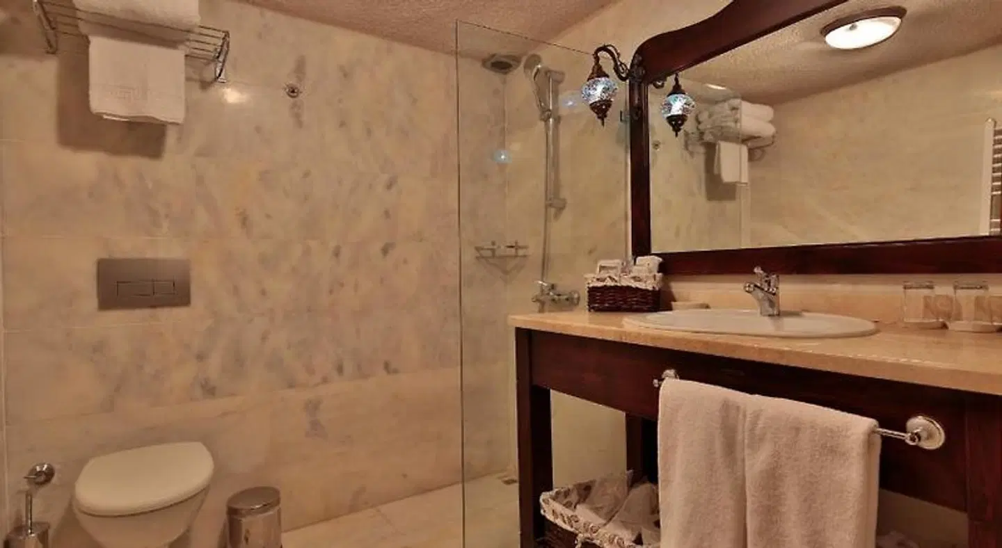 Elaa Cave Hotel Badezimmer