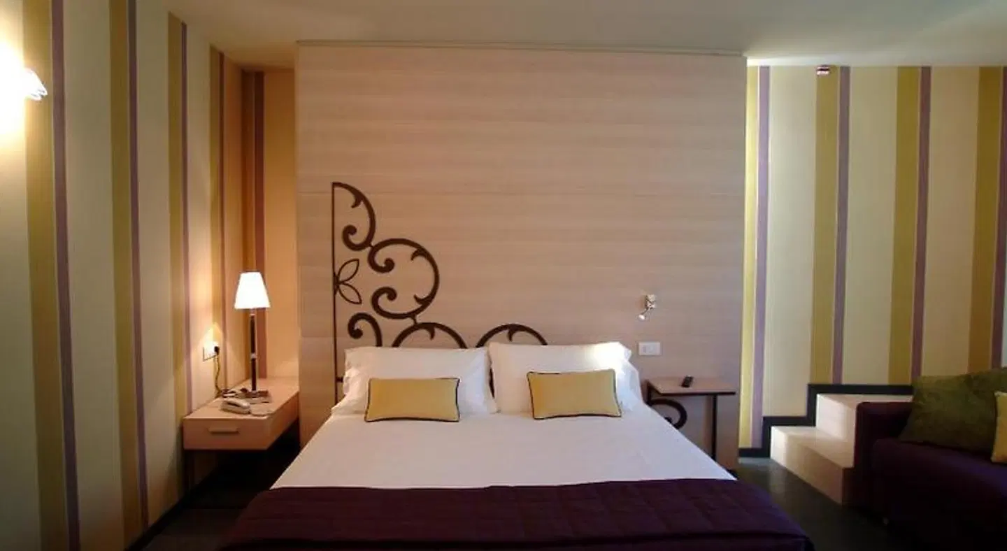 El Homs Palace Hotel ROOM_EXAMPLE