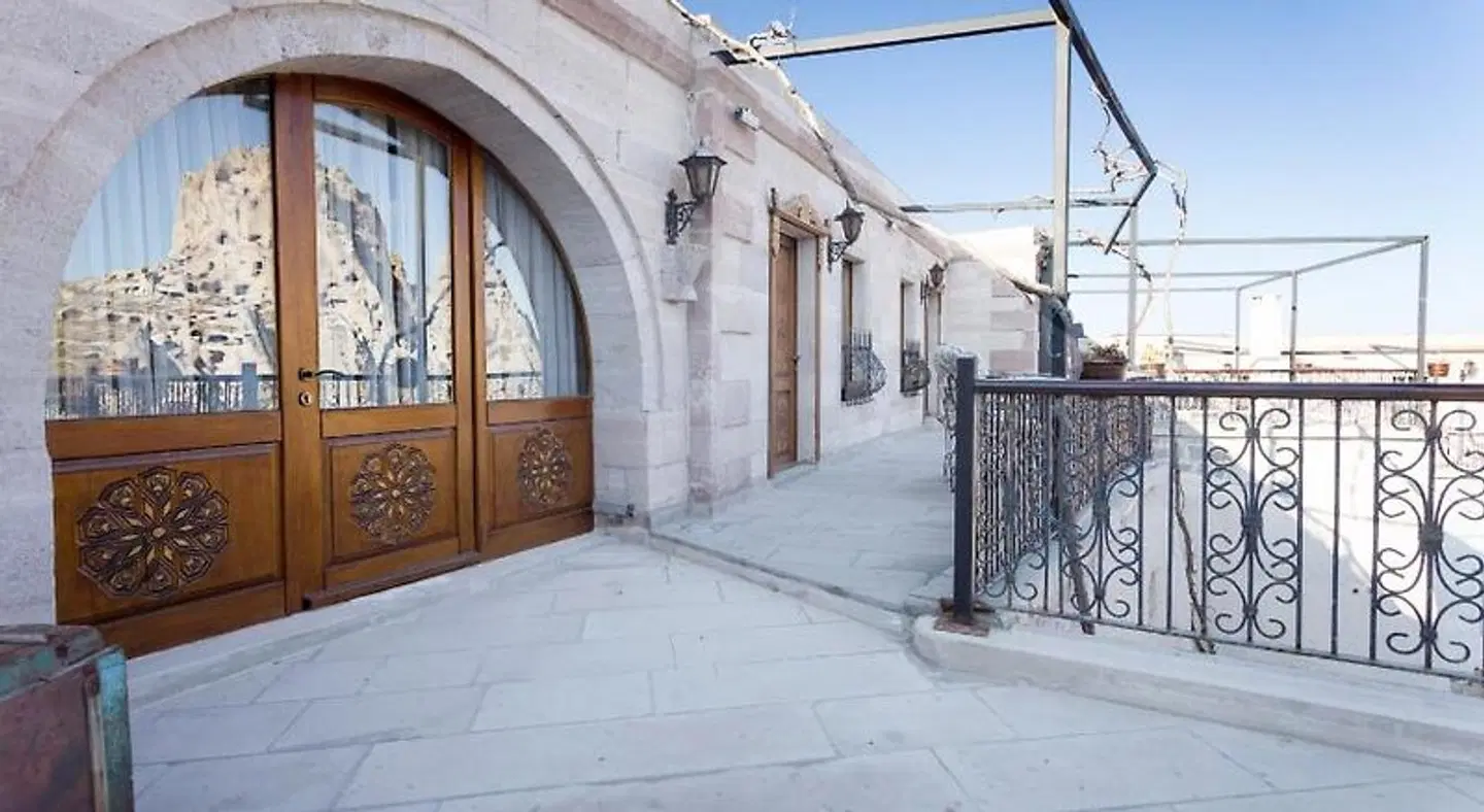 Hermes Cave Hotel EXTERIOR