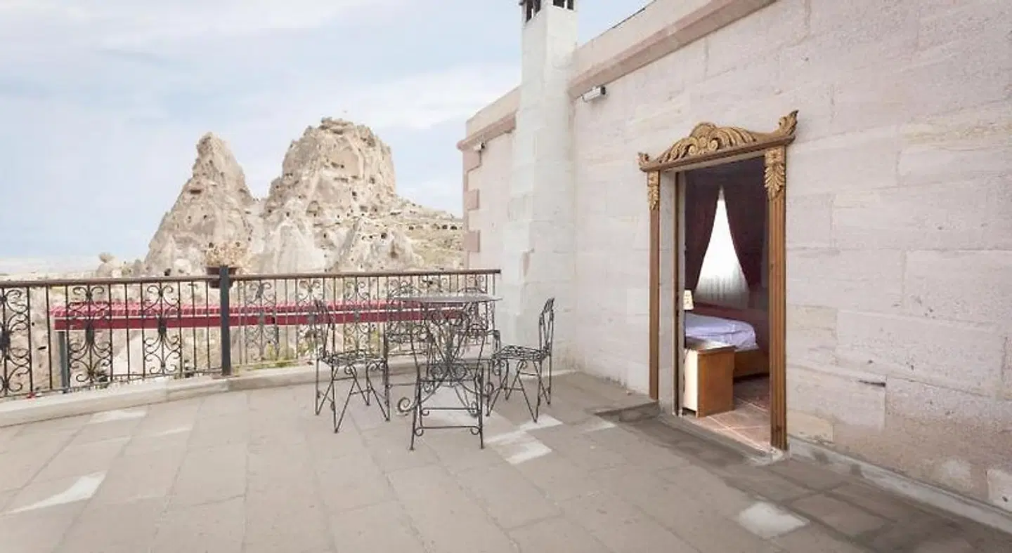 Hermes Cave Hotel Terrasse