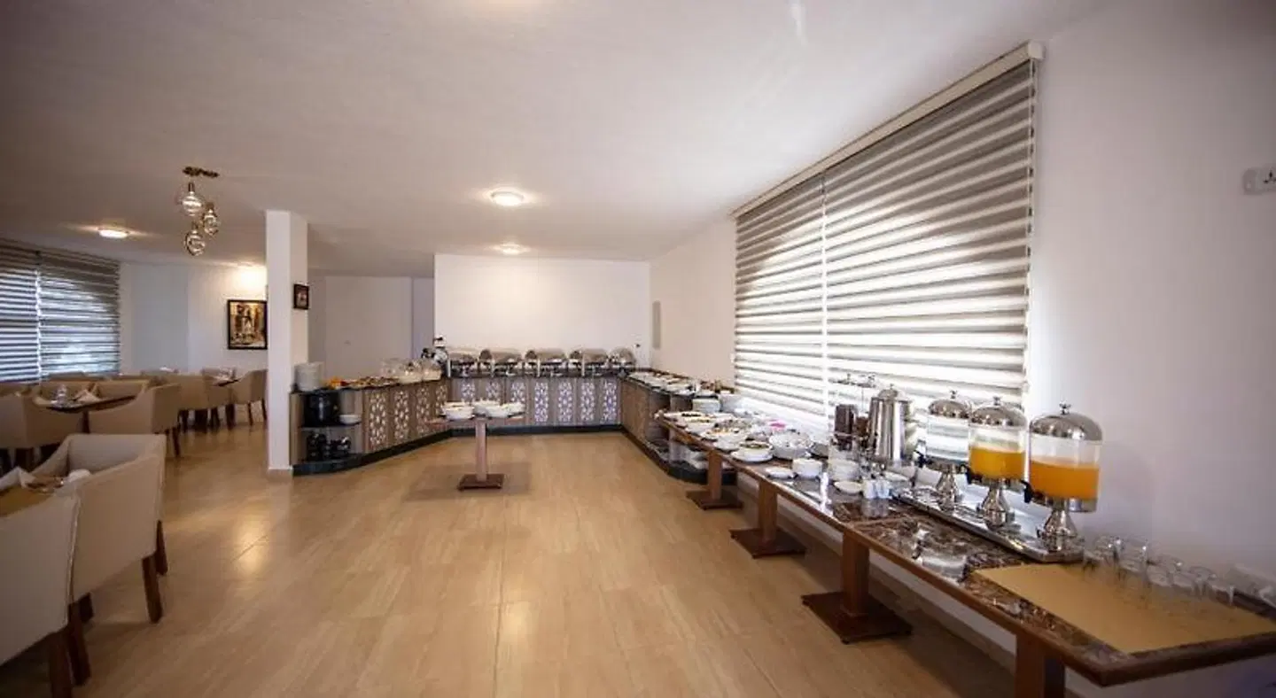 Petra Seasons Luxury Resort Restaurant