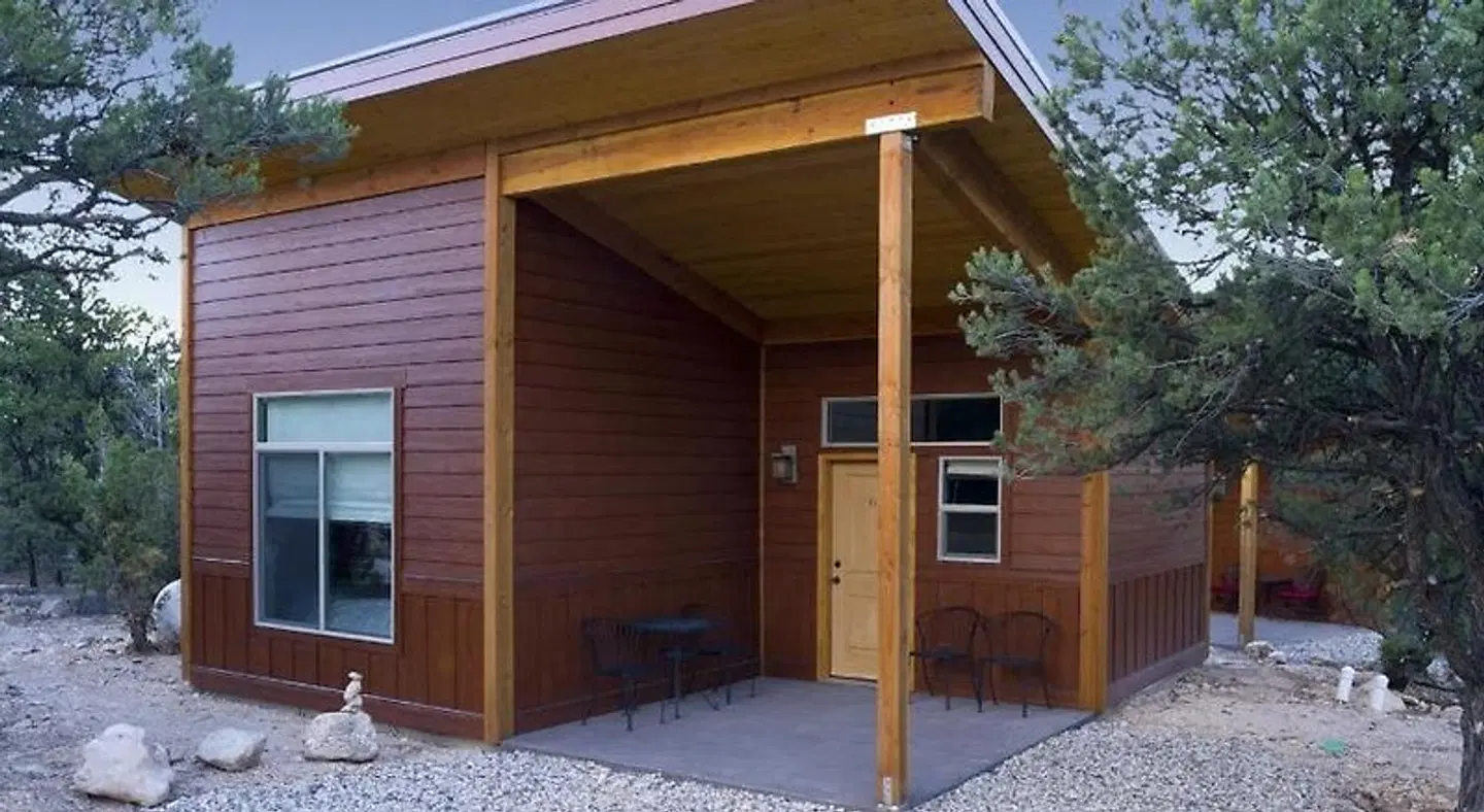 Stone Canyon Inn EXTERIOR