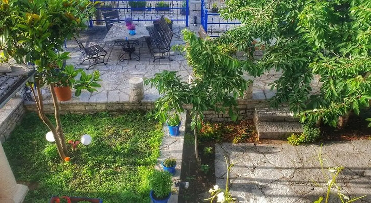 Archontiko Zarkada Garten